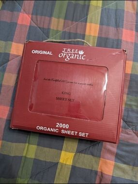 Tree Organic King Sheet Set - Cranberry Red